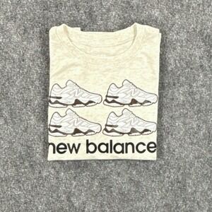 New Balance Boys Size 7 Cream Short Sleeve Sneaker NB Logo Graphic Tee NWT